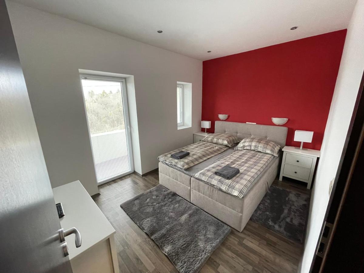 Malibu Apartman & Jacuzzi ミシュコルツ エクステリア 写真