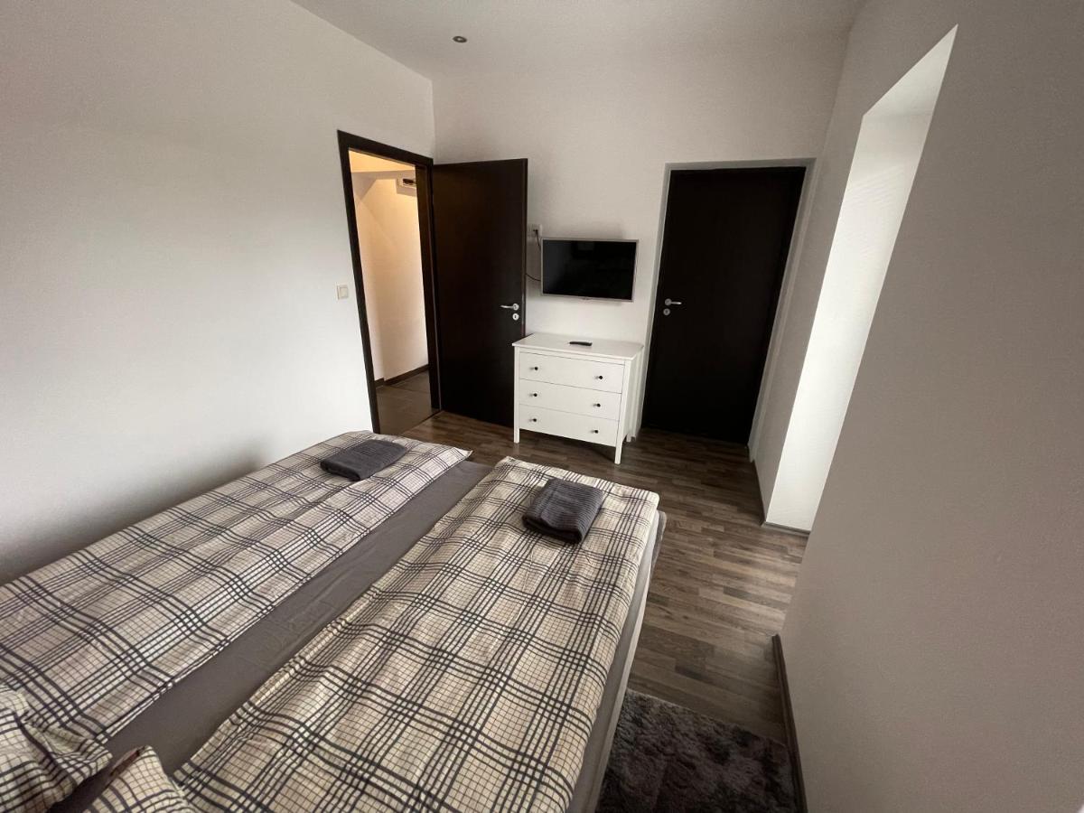 Malibu Apartman & Jacuzzi ミシュコルツ エクステリア 写真