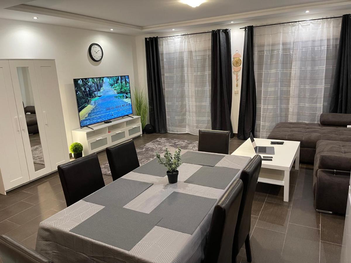Malibu Apartman & Jacuzzi ミシュコルツ エクステリア 写真