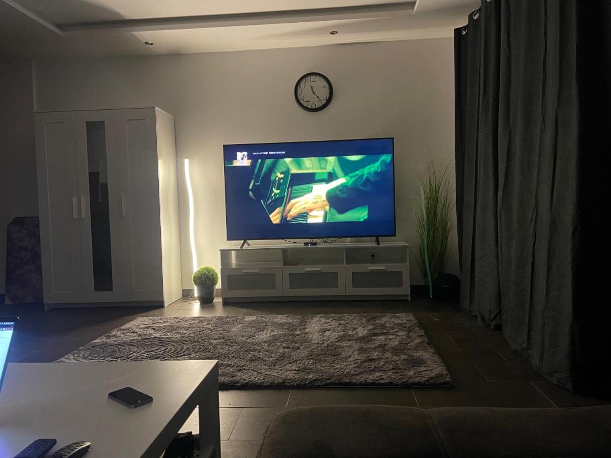 Malibu Apartman & Jacuzzi ミシュコルツ エクステリア 写真
