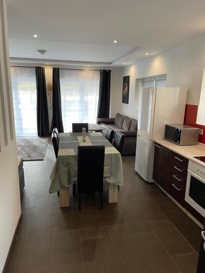Malibu Apartman & Jacuzzi ミシュコルツ エクステリア 写真