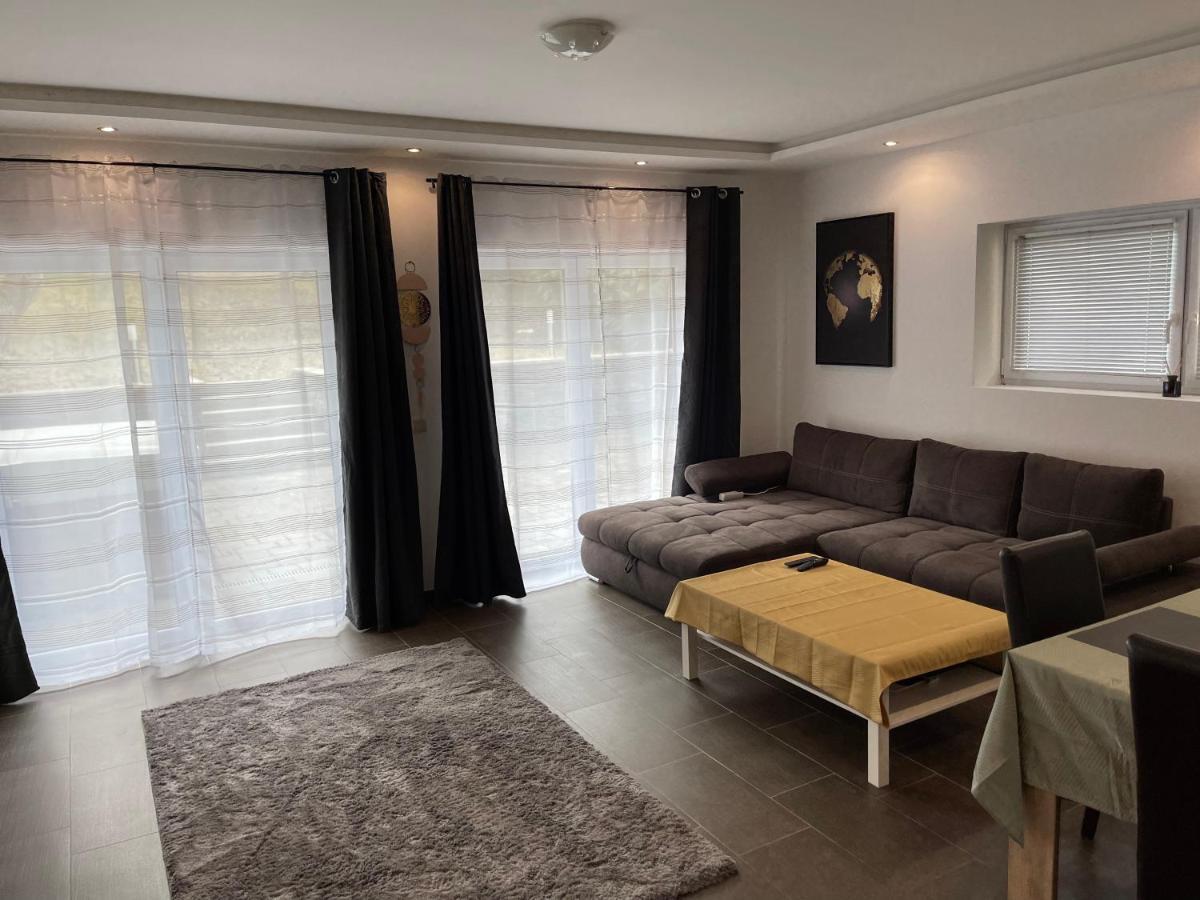 Malibu Apartman & Jacuzzi ミシュコルツ エクステリア 写真